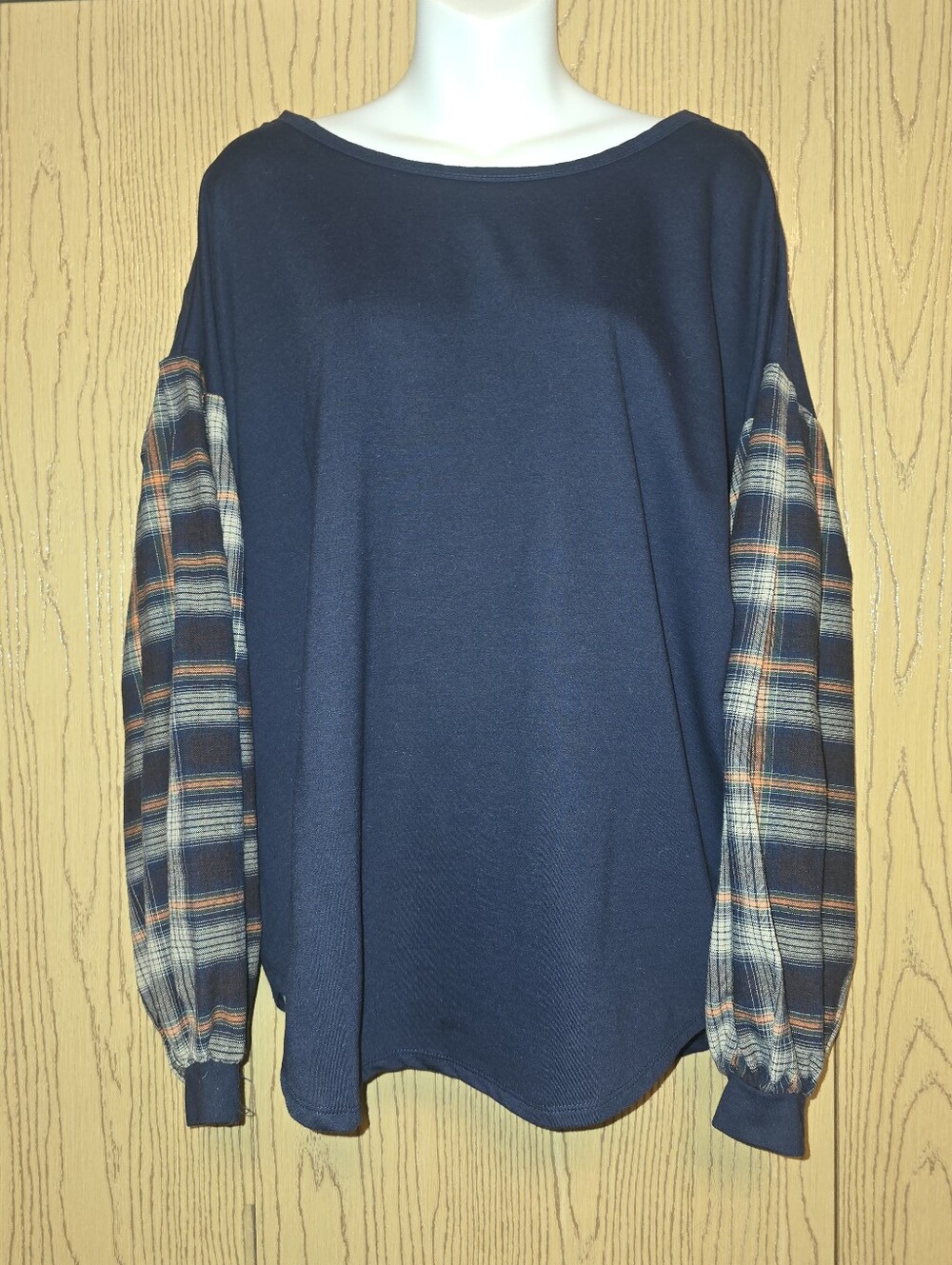 Umgee Navy Plaid Knit Scoop Neck Top Large